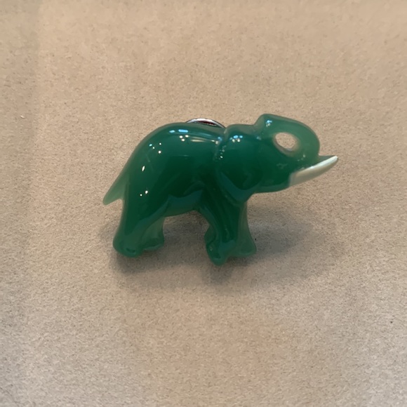 Faux Jade Elephant Pin/Brooch, Vintage 70’s - Picture 4 of 5